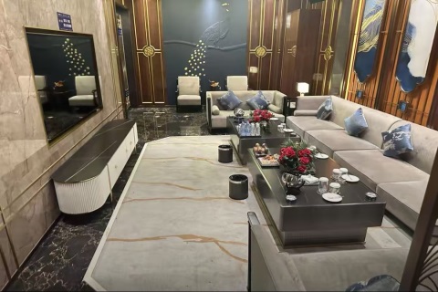 烟台福山乐K秀地址乐K招聘,SHOW招聘接待员/可兼职,突破职业跨越重重艰难险阻